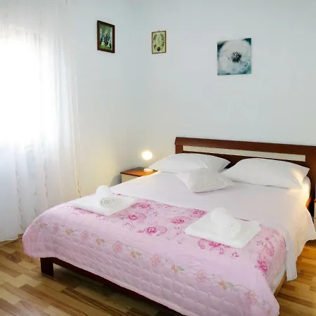 Apartment Milka - Srd413